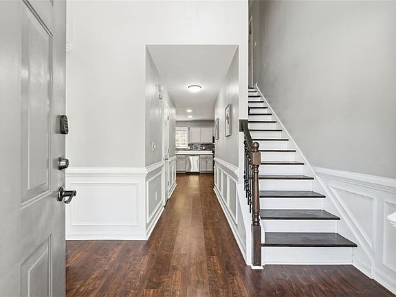 4th image of 95 Kerns Ridge Ct