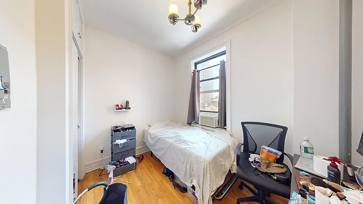 Rented by Bond New York | media 19