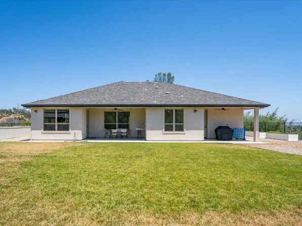 16520 Blarney Ln, Redding, CA 96001