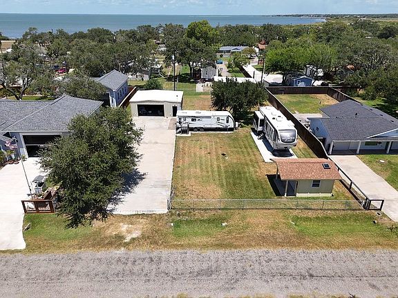 4th image of 123 Live Oak St
