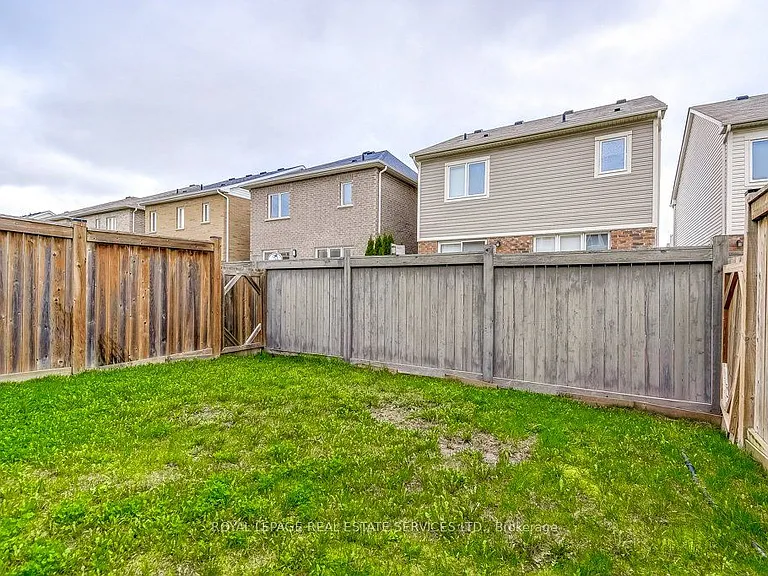 329 Gooding Cres — Photo 43