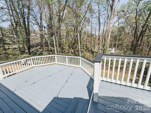 3rd image of 632 Todd Dr NE