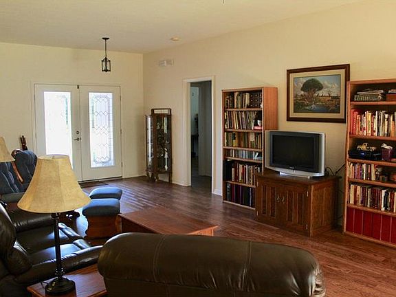 2nd image of 4421 Strathmore Dr