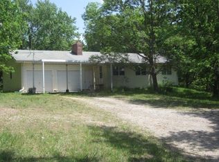 8850 SW Wanamaker Rd, Wakarusa, KS 66546