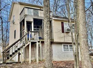 172 Suter Dr, Bushkill, PA 18324
