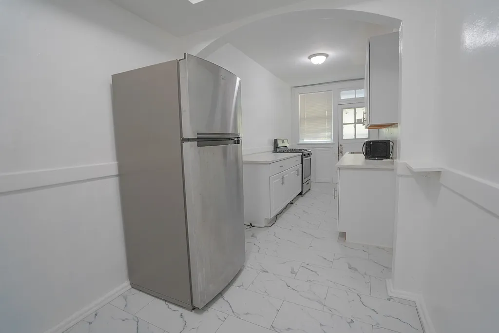 2 bed, 850 sqft, $1,695 — Photo 1