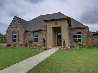 108 Hemlock Dr, Youngsville, LA 70592