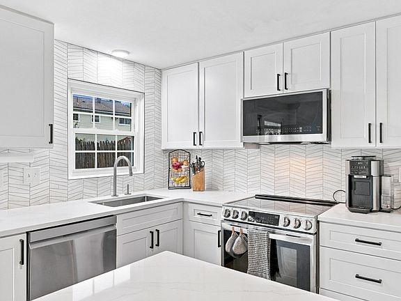 3rd image of 21 Orchard Ave #B