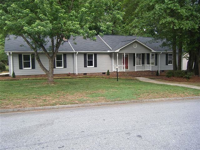 1st image of 201 Woodview Dr