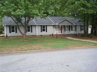 201 Woodview Dr, Taylors, SC 29687
