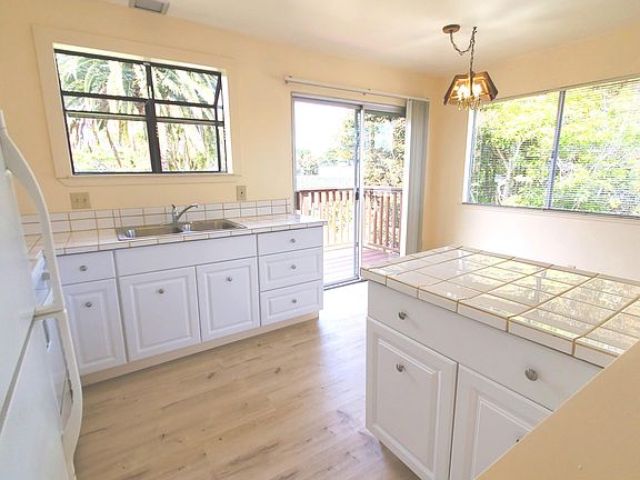 4th image of 148 Pacific Ave APT 2