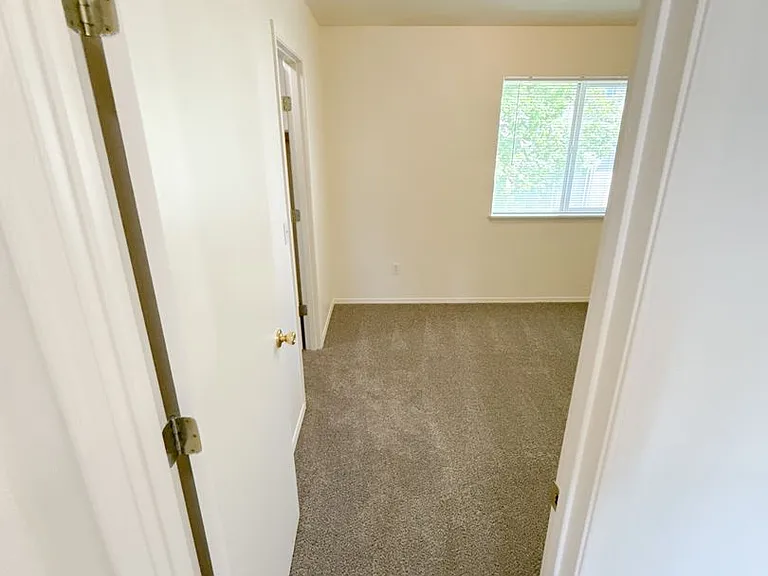5481-5483 Glenridge Way #5485 — Photo 28