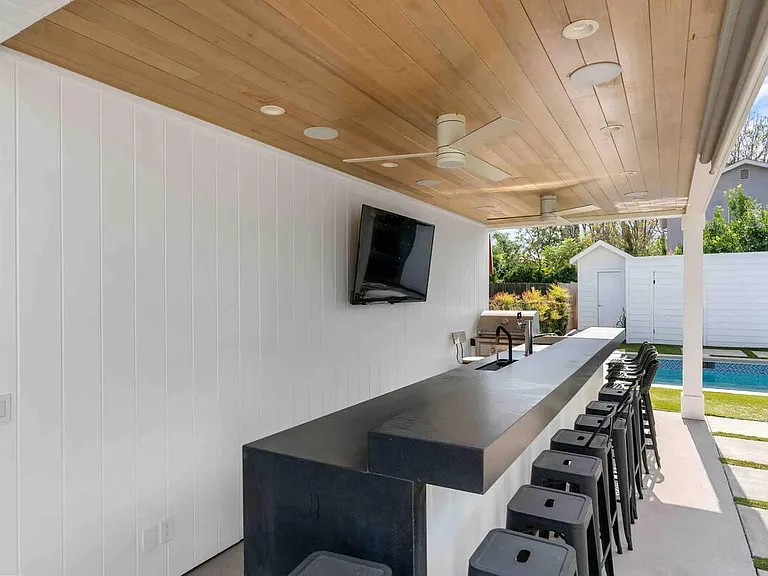 23032 Mariano St — Photo 30