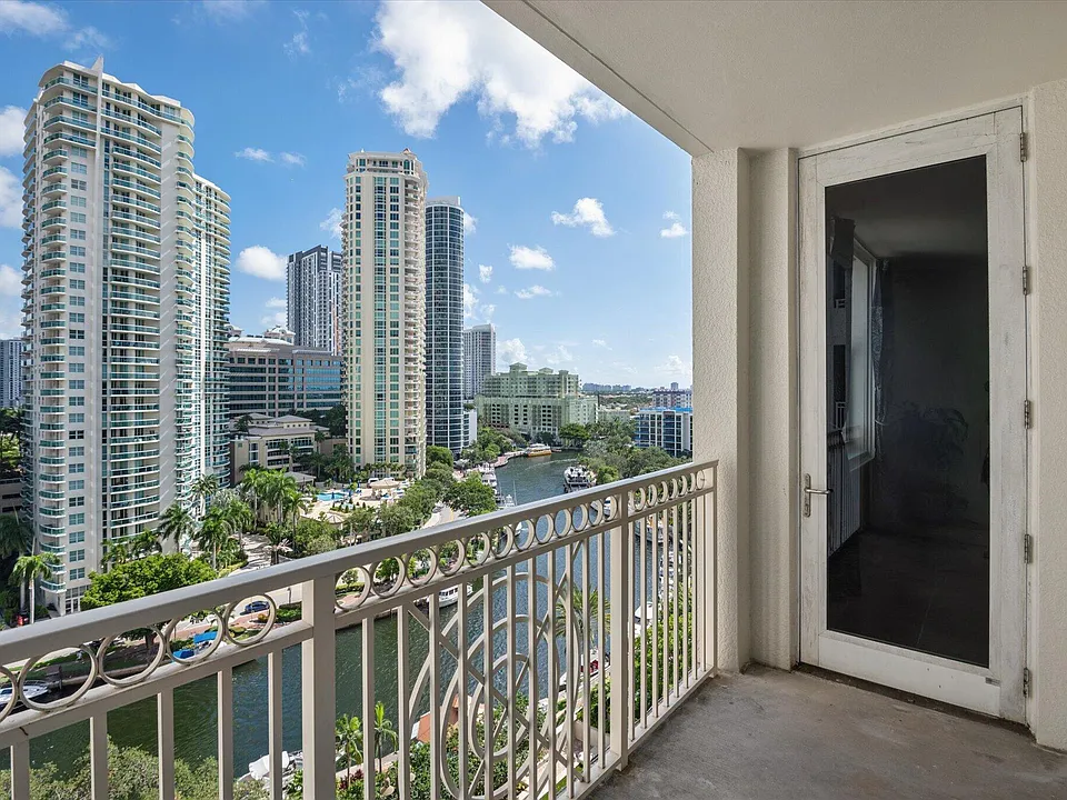 511 SE 5th Ave #1221