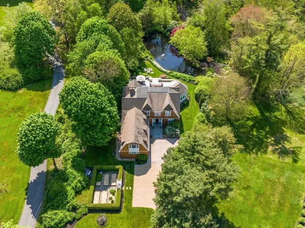 208 Hart St, Beverly, MA 01915