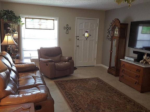 3rd image of 10614 Heather Glen Dr
