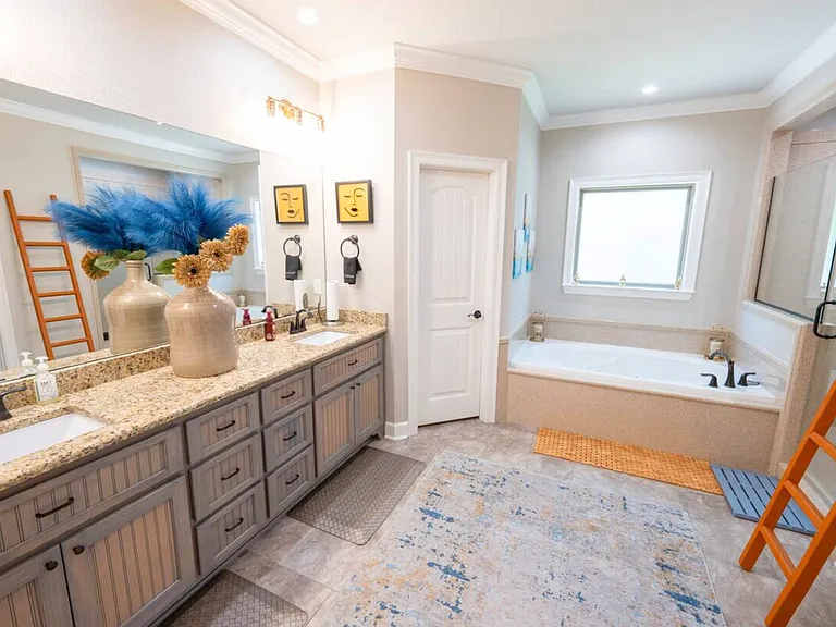 9309 E Woodruff Ave — Photo 7