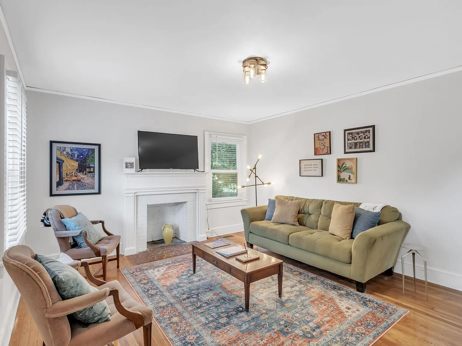 2 bed, 1043 sqft, $2,400 — Photo 3