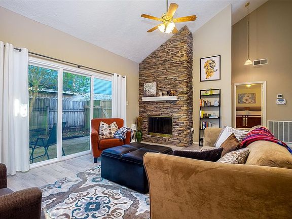3rd image of 13118 Hollowcreek Park Dr
