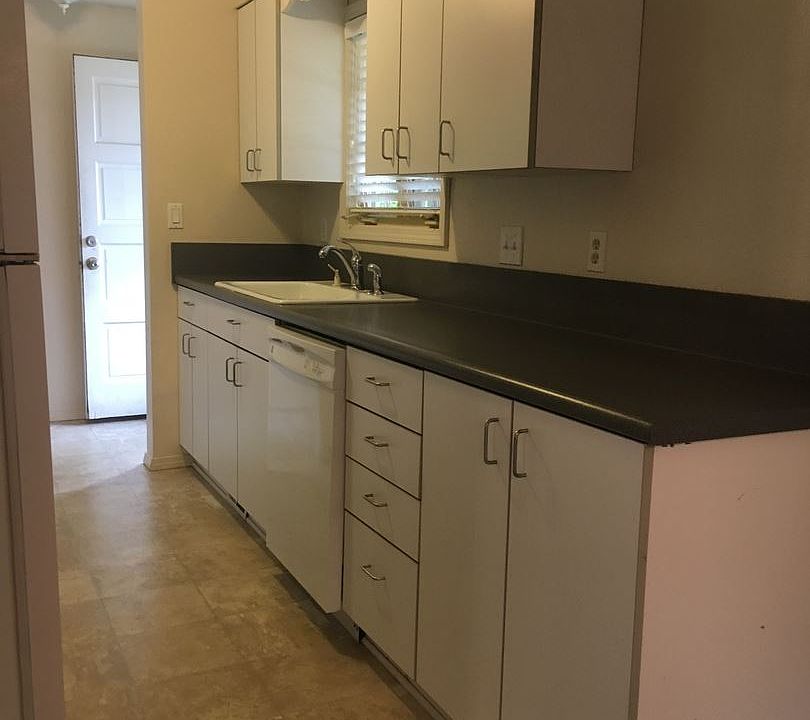 2nd image of 535 35th Ave SE