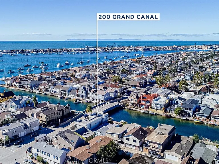 200 Grand Canal — Photo 2