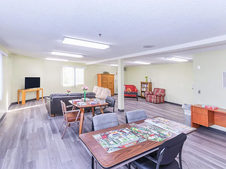 New Horizon Village Senior Apartment Homes — Photo 7