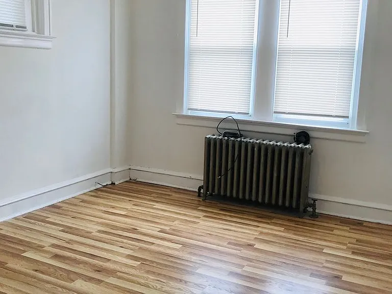 596 Van Kirk St — Photo 15