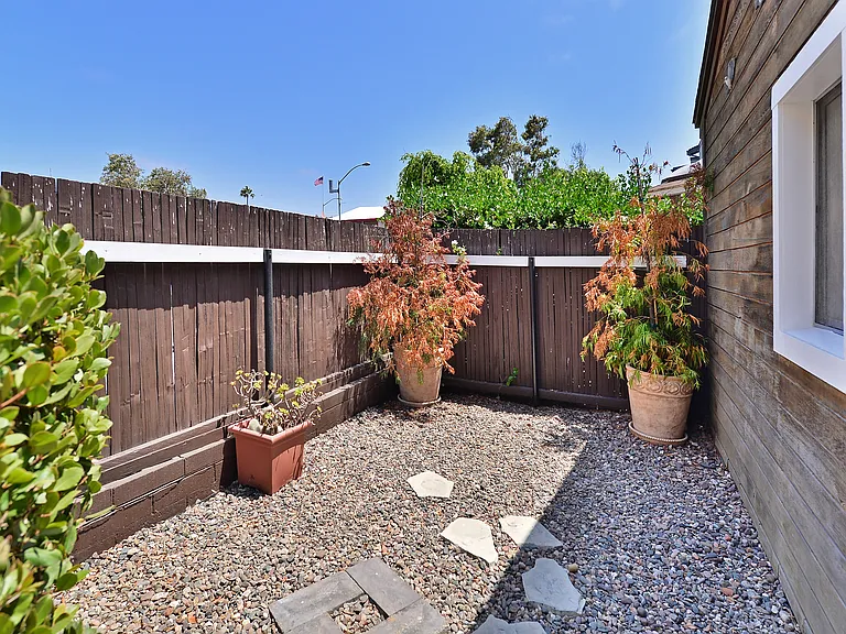 737 Devon Ct — Photo 9