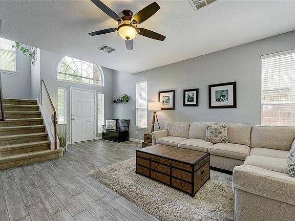 5th image of 14904 Mistletoe Heights Dr