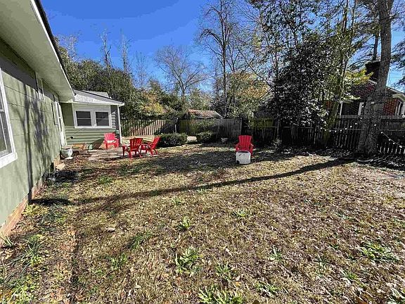 3rd image of 106 E Jones Ave