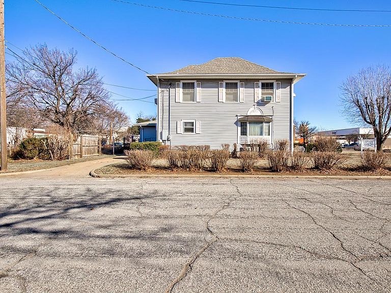 Listing photo 3