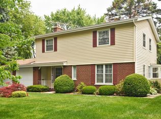 1908 E Jonquil Ter, Arlington Heights, IL 60004