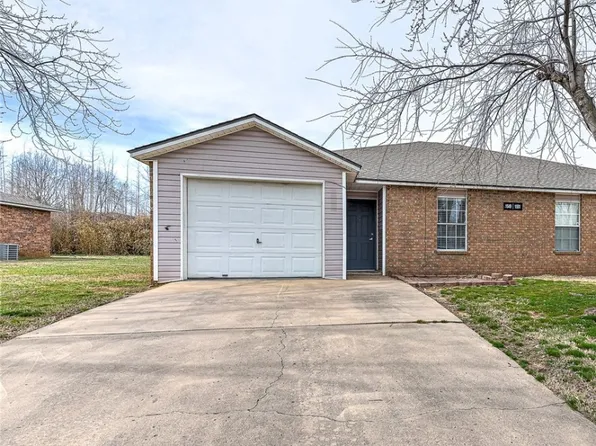 1549 N Boxley Ave, Fayetteville, AR 72704