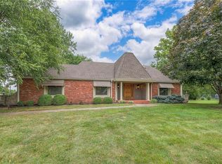 14901 S Rosehill Rd, Olathe, KS 66062