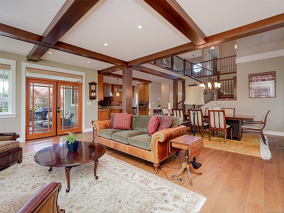 5th image of 3215 Henderson Rd