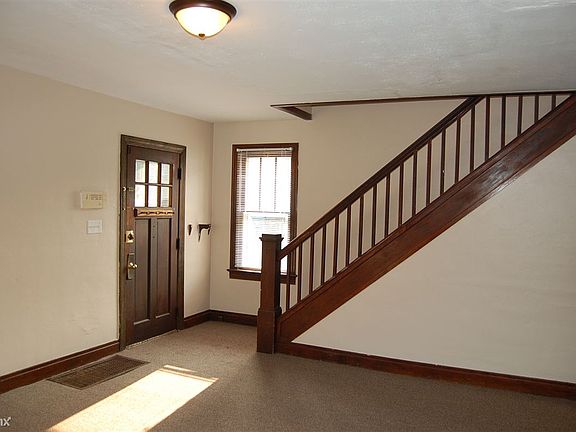 4th image of 109 Hill St
