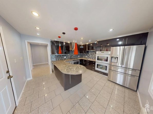 13 Idlewild Ave
