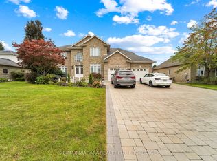8018 Cathedral Dr, Niagara Falls, ON L2H 2Z2