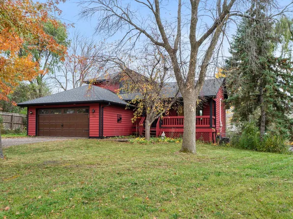 200 Meadow Dr, Loretto, MN 55357