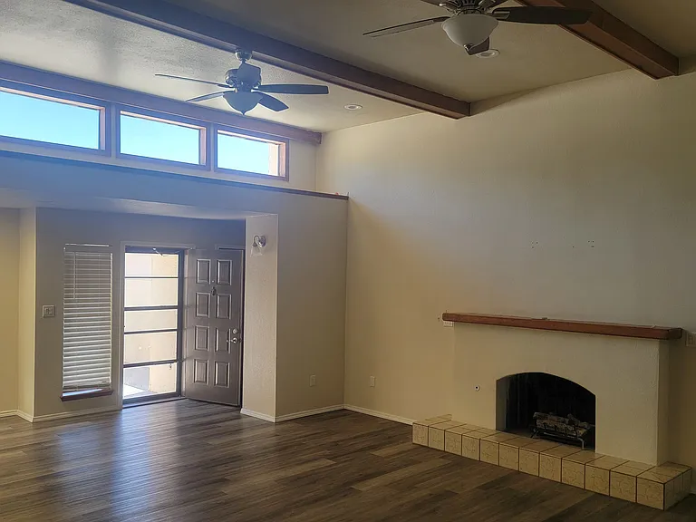 1908 Mountain Shadow Dr — Photo 4