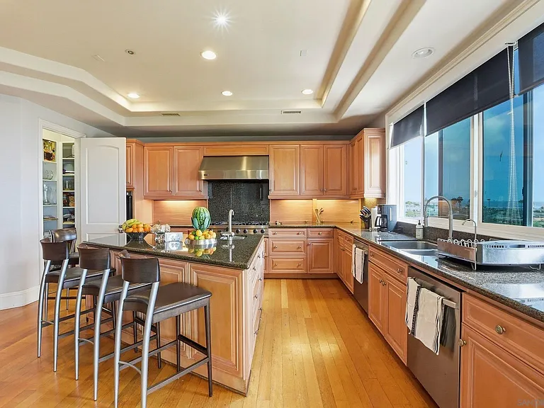 1011 Avenida Amantea — Photo 30