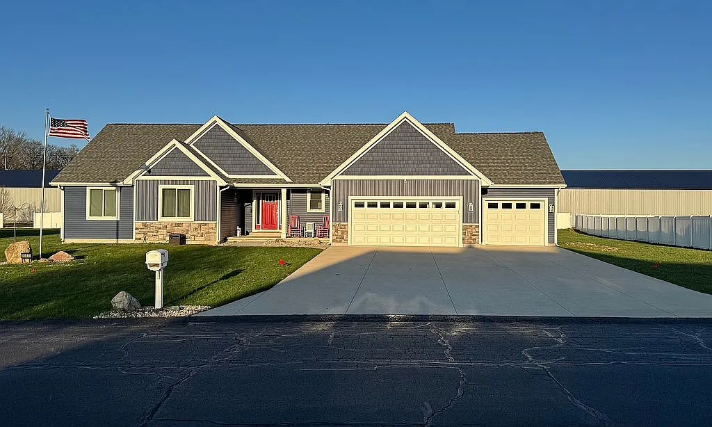 501 E Stoneridge Dr photo 1