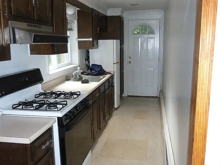 936 Willow Ave #B — Photo 4