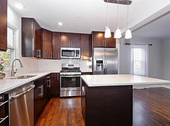4th image of 1732 Highland Ave