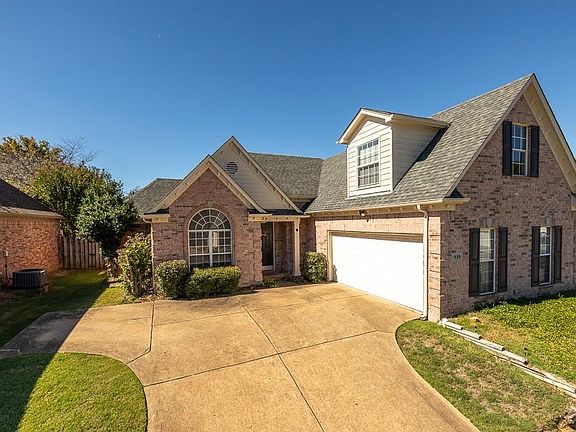 2nd image of 939 Bending Pine Ln