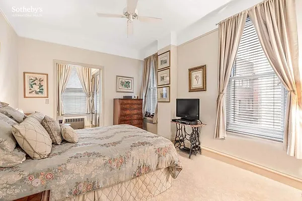 Sold by Sotheby's International Realty | media 6