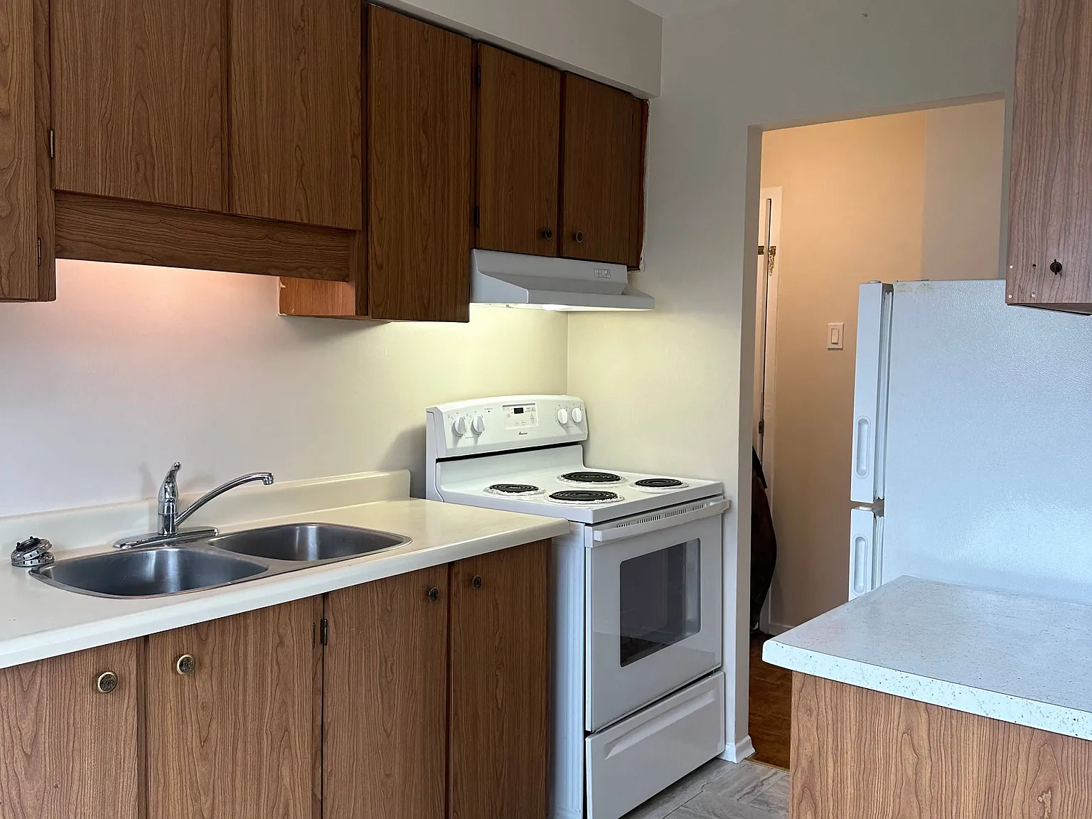 2 bed, $1,900 — Photo 3
