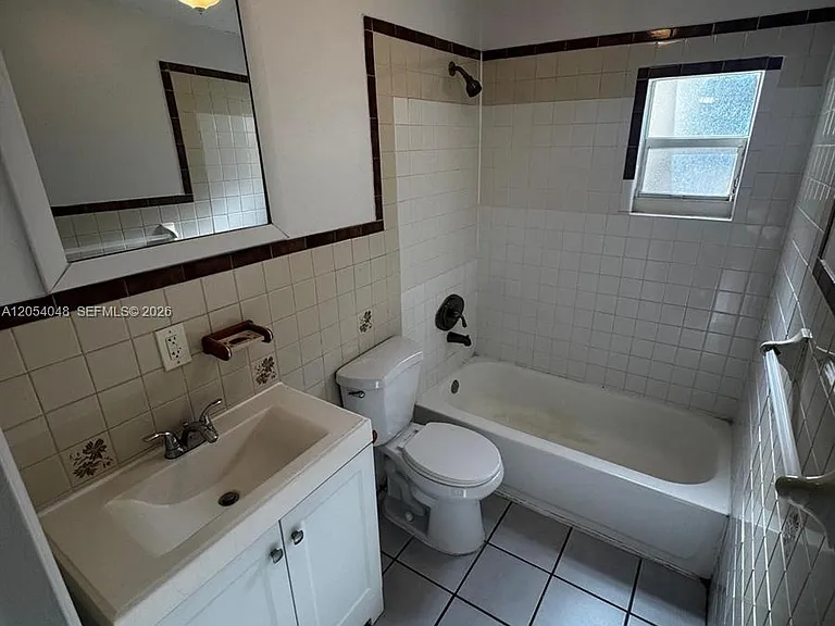 SW 58th Ct — Photo 7