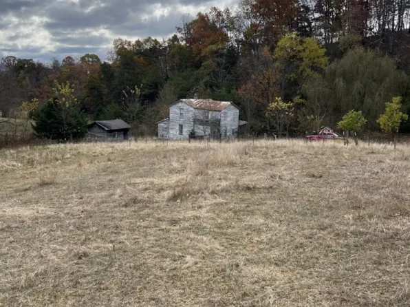 307 Earl Barr Ln, Moorefield, WV 26836