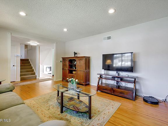 5th image of 883 Longford Ave